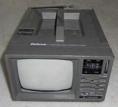 Televisor Portátil B/N PC